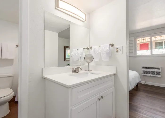 Beautiful Retreat 1 King Bed At Oasis Pool & Clubhouse Holiday home *